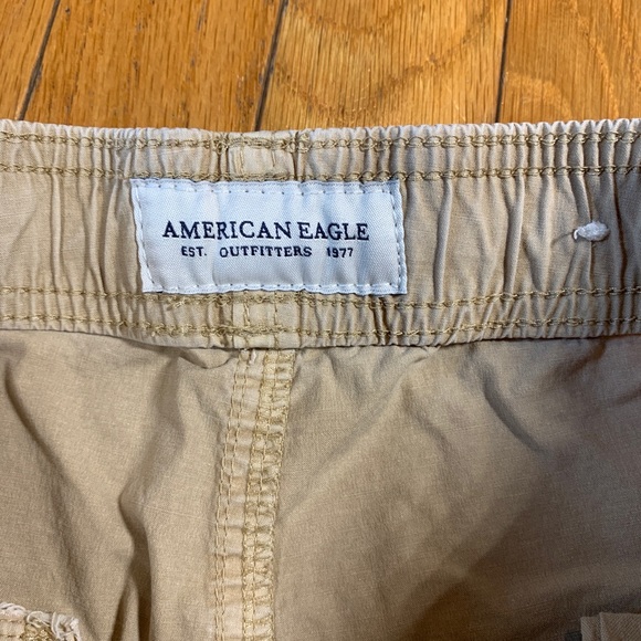 American Eagle Elastic Waist Shorts Casual
Mens XS - Picture 3 of 6